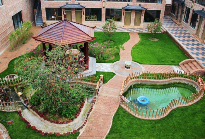 燕歸成畫(huà)，你來(lái)成詩(shī)；燕歸成畫(huà)，你來(lái)成歌……